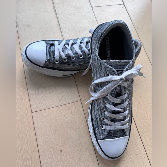 Women’s Converse All Start low top Chuck Taylor. Silver melange color. Size 11 - Picture 3 of 9